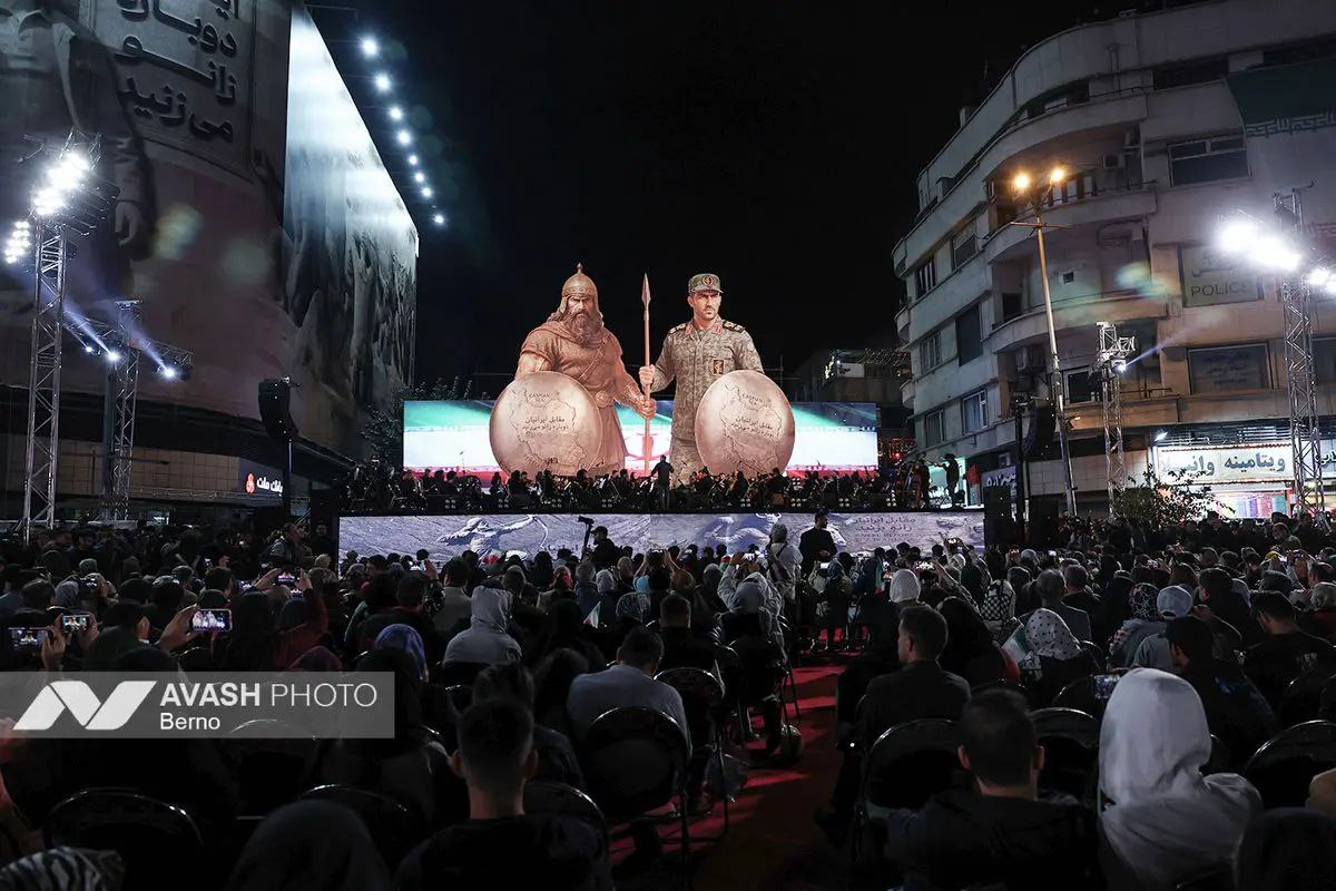 مقابل ایرانیان زانو بزنید / رونمایی از مجسمه «زانو زنندگان برابر ایران»+ تصاویر 4