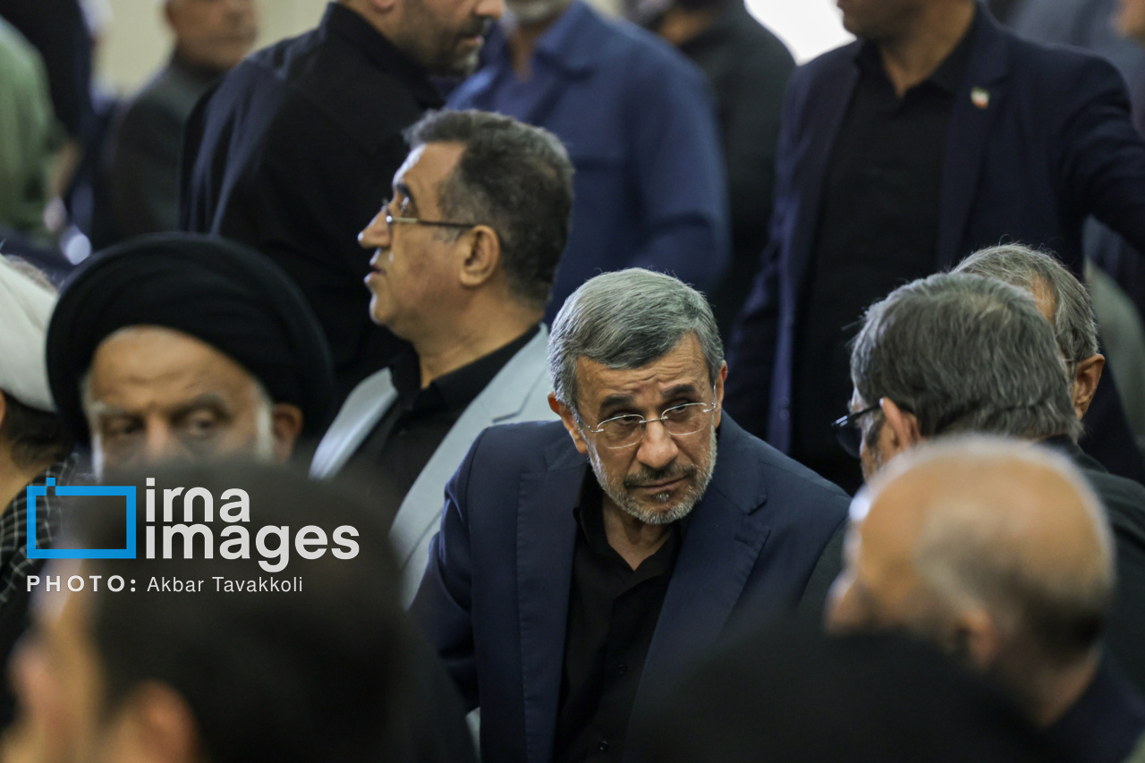 احمدی نژاد..