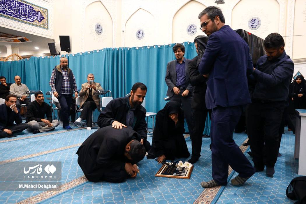 تصاویری غم‌انگیز از مراسم تشییع خانواده معاون رئیس جمهور + عکس 3