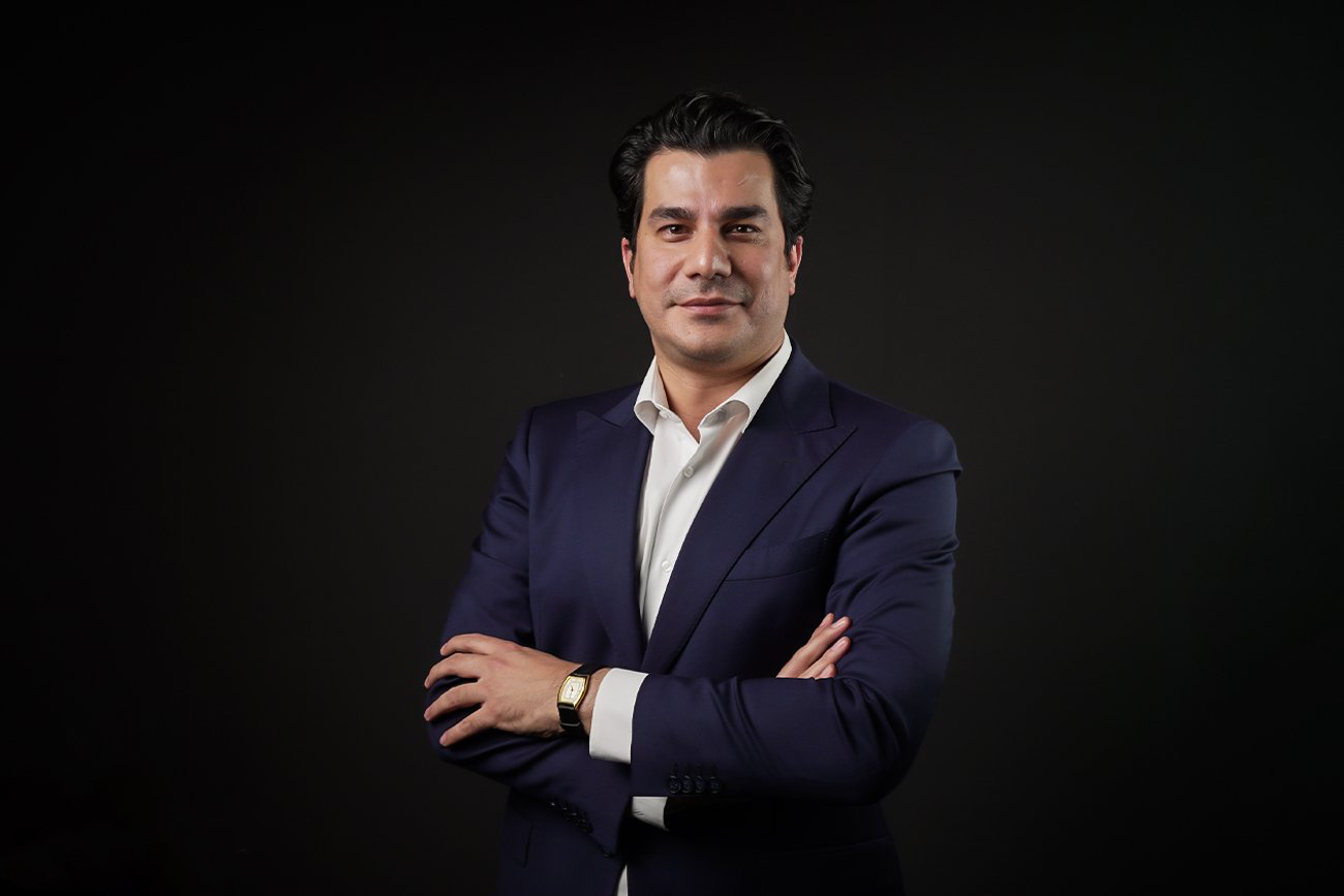 صادق سپندارند