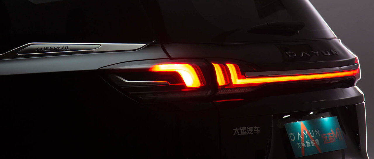 یک خودروی تماما برقی در راه ایران/دایون M۱ در خیابانهای تهران دیده میشود/عکس