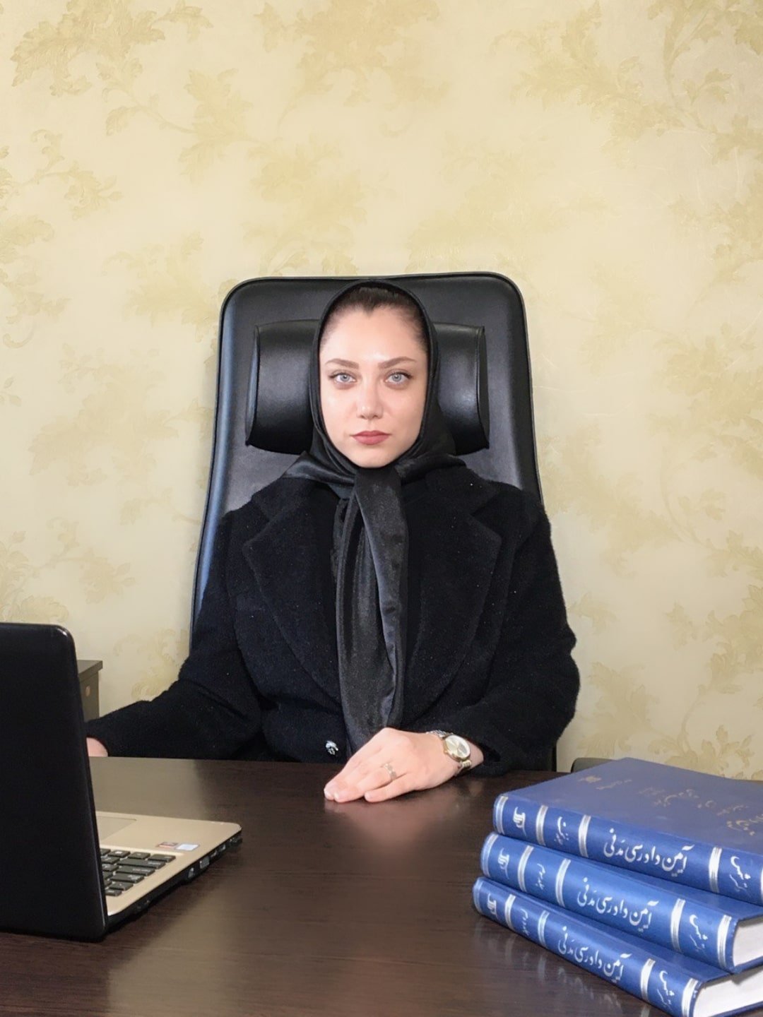 سارا حسین زاده وکیل دادسرای کارکنان دولت