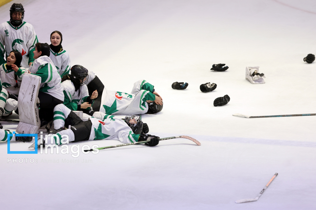 هاکی روی یخ دختران