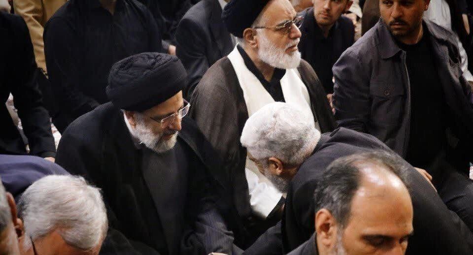 عکسی از ابراهیم رئیسی در نماز جمعه مشهد