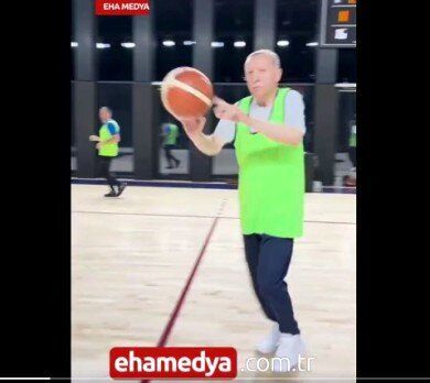 اردوغان در سومین روز تعطیلات عید قربان بسکتبال بازی کرد
