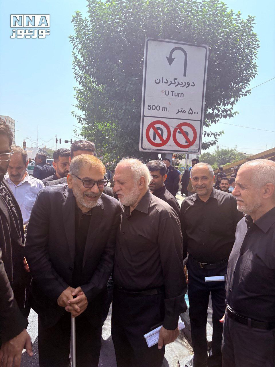 گپوگفت شمخانی با مردم در مراسم تشییع پیکرهای شهدای اقتدار ایران + تصاویر 4