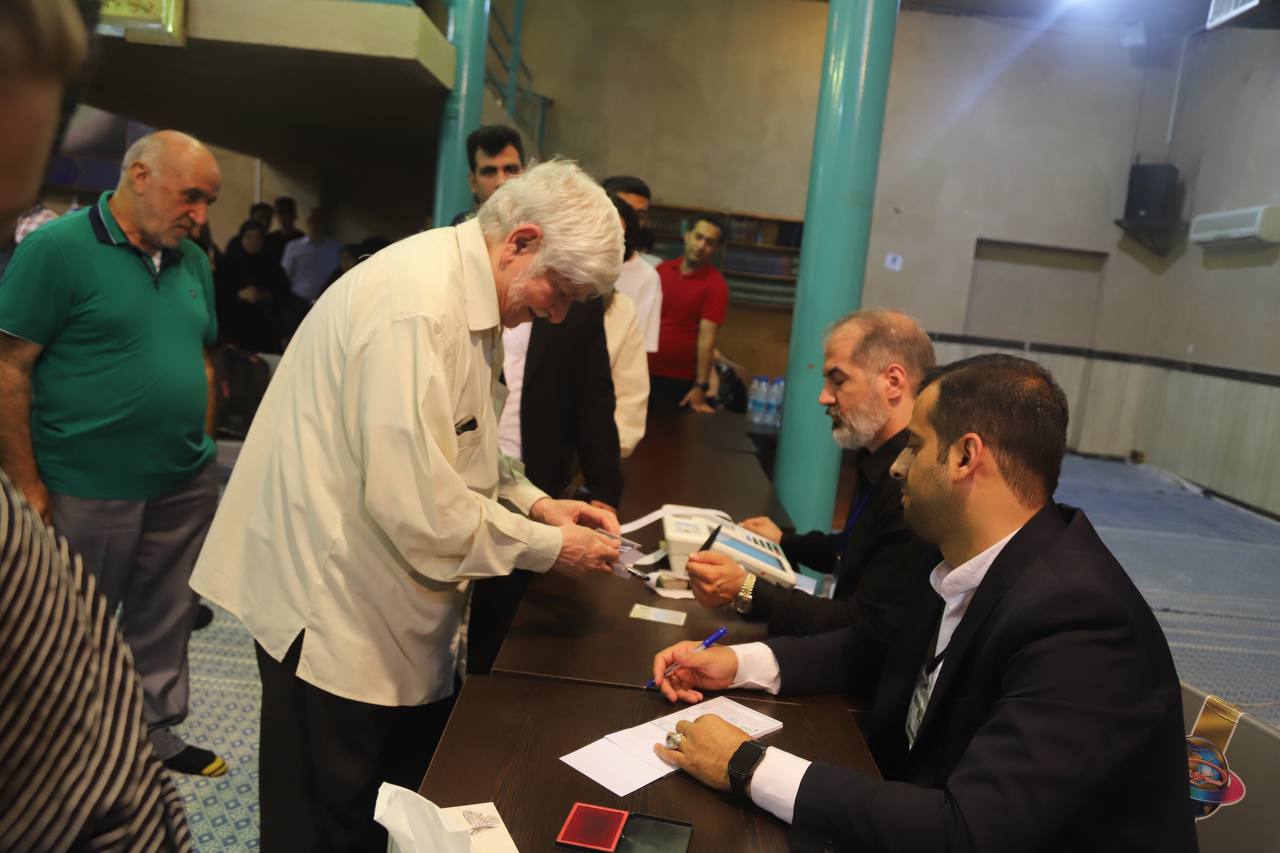 حضور محمد هاشمی در انتخابات ریاست جمهوری + عکس 2