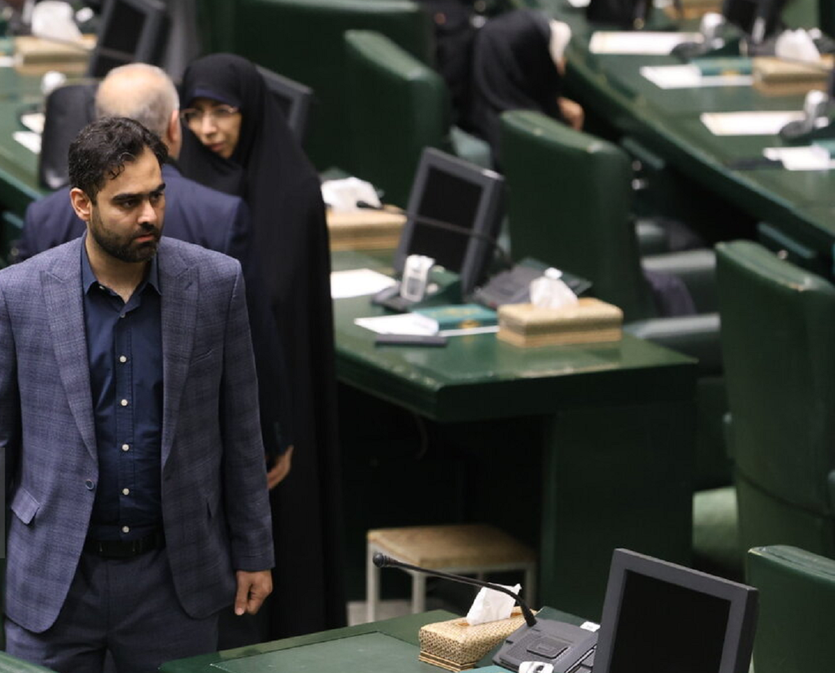 بلوای یاران جلیلی در مجلس علیه حضور بازرسان آژانس در ایران | تندروها به سراغ لاریجانی رفتند 2