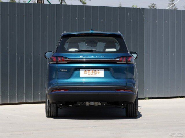 یک خودروی تماما برقی در راه ایران/دایون M۱ در خیابانهای تهران دیده میشود/عکس