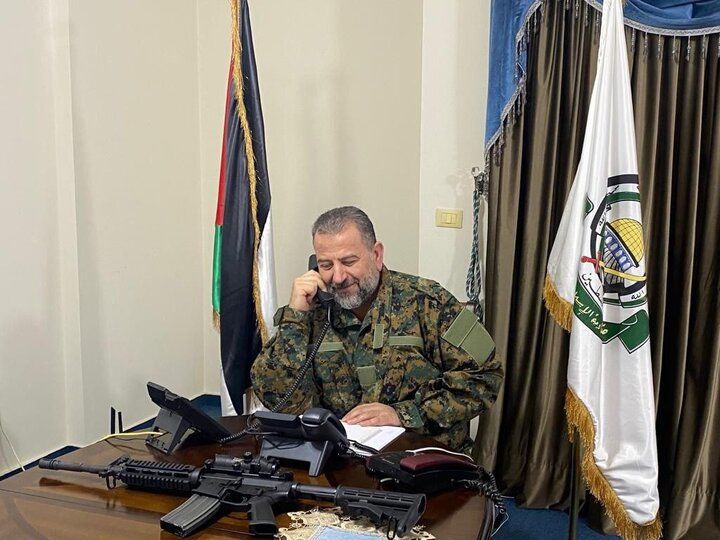 حماس پاسخ تهدیدات اسرائیل را داد/العاروری لباس رزم بر تن کرد+ عکس