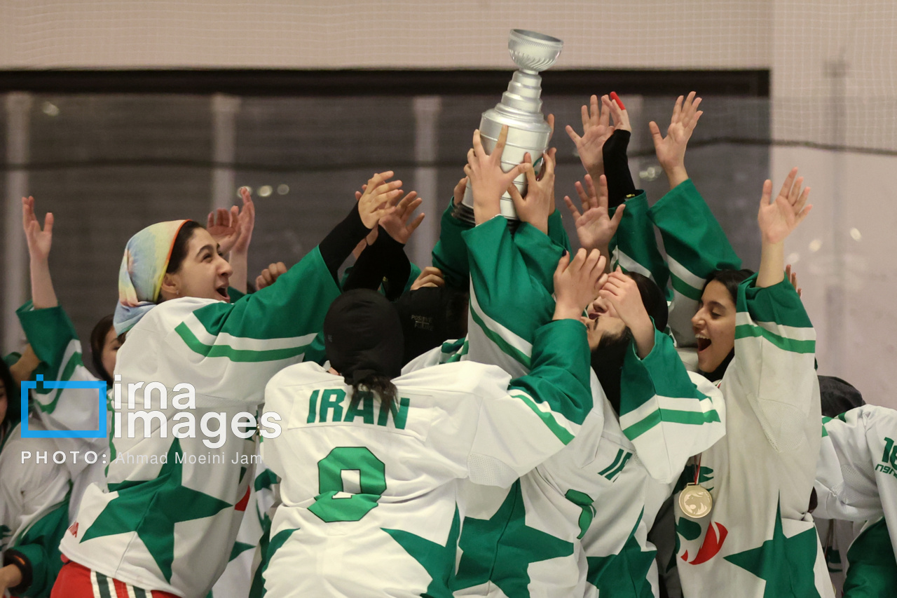 هاکی روی یخ دختران