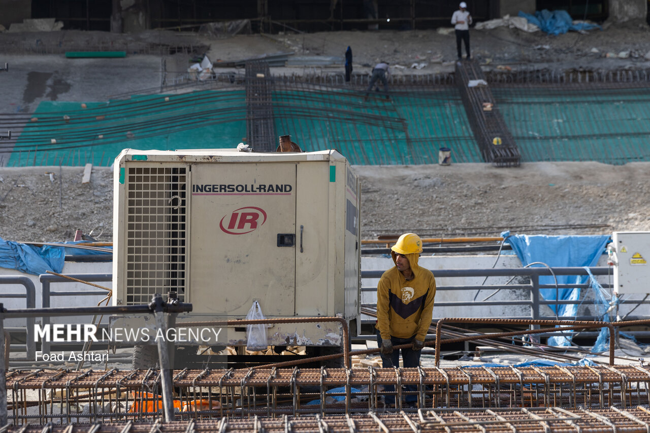 تعمیر ورزشگاه آزادی