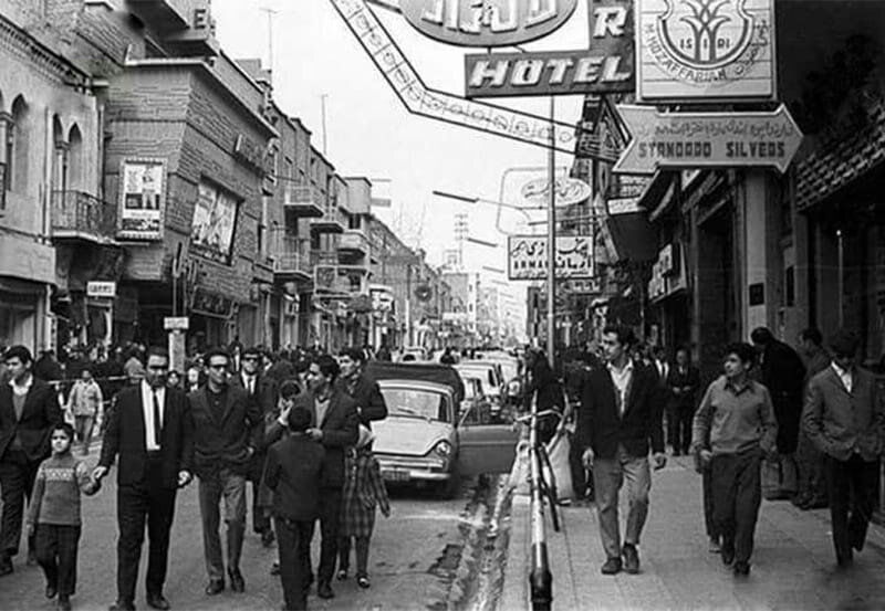 نخستین گل‌فروشی تهران در این خیابان تأسیس شد/ عکس