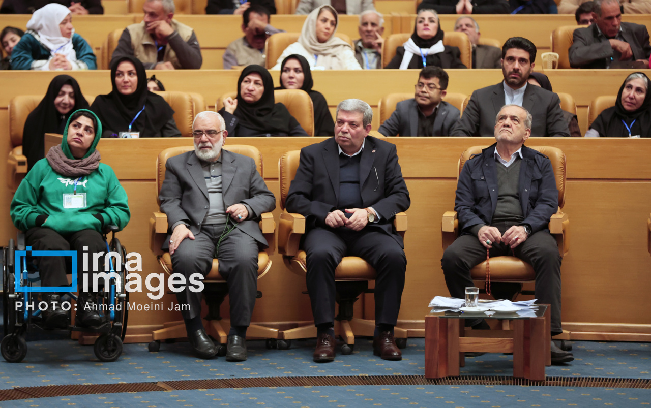 تصاویر | پزشکیان در جمع افراد کم‌توان و معلول 11