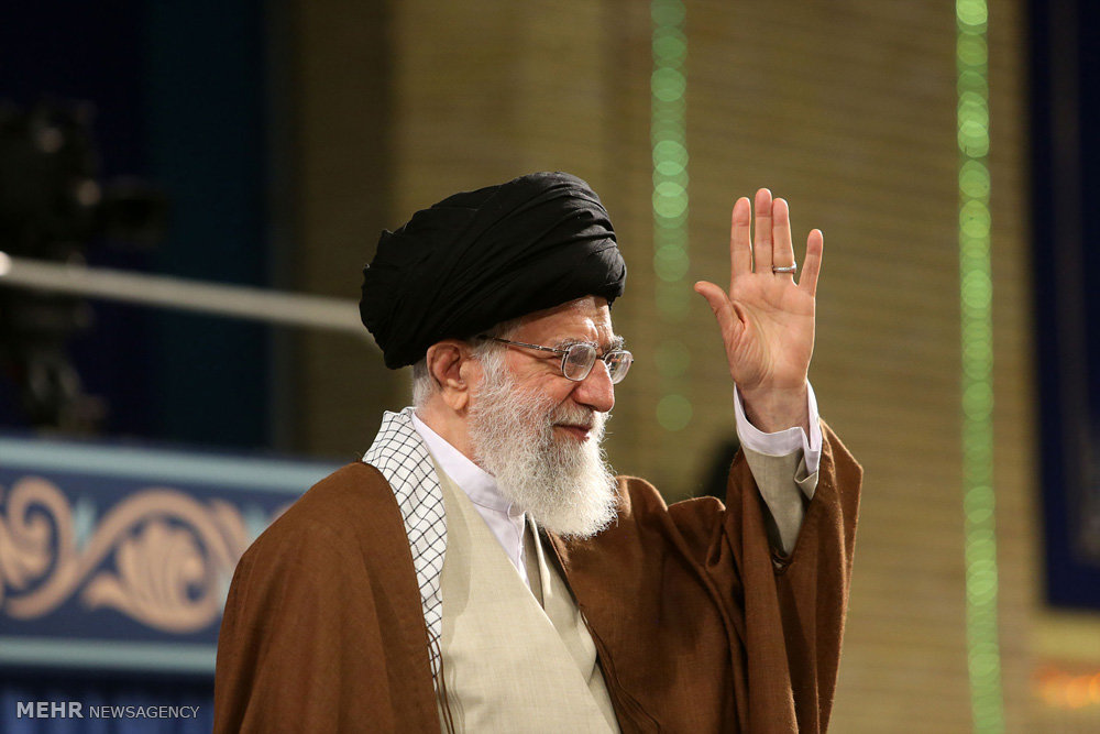 دیدار اعضای کنگره نقش شیعه درگسترش علوم اسلامی با رهبرانقلاب