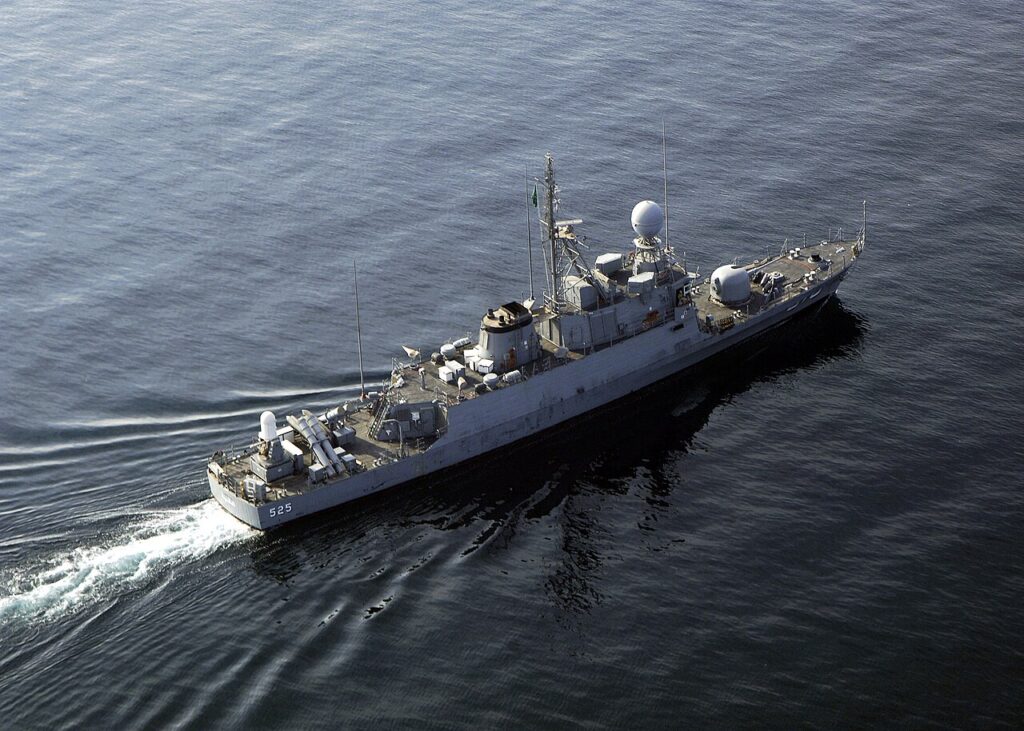 As-Sadiq_class_missile_boat_Oqbah_525_of_the_Royal_Saudi_Navy-1024x731