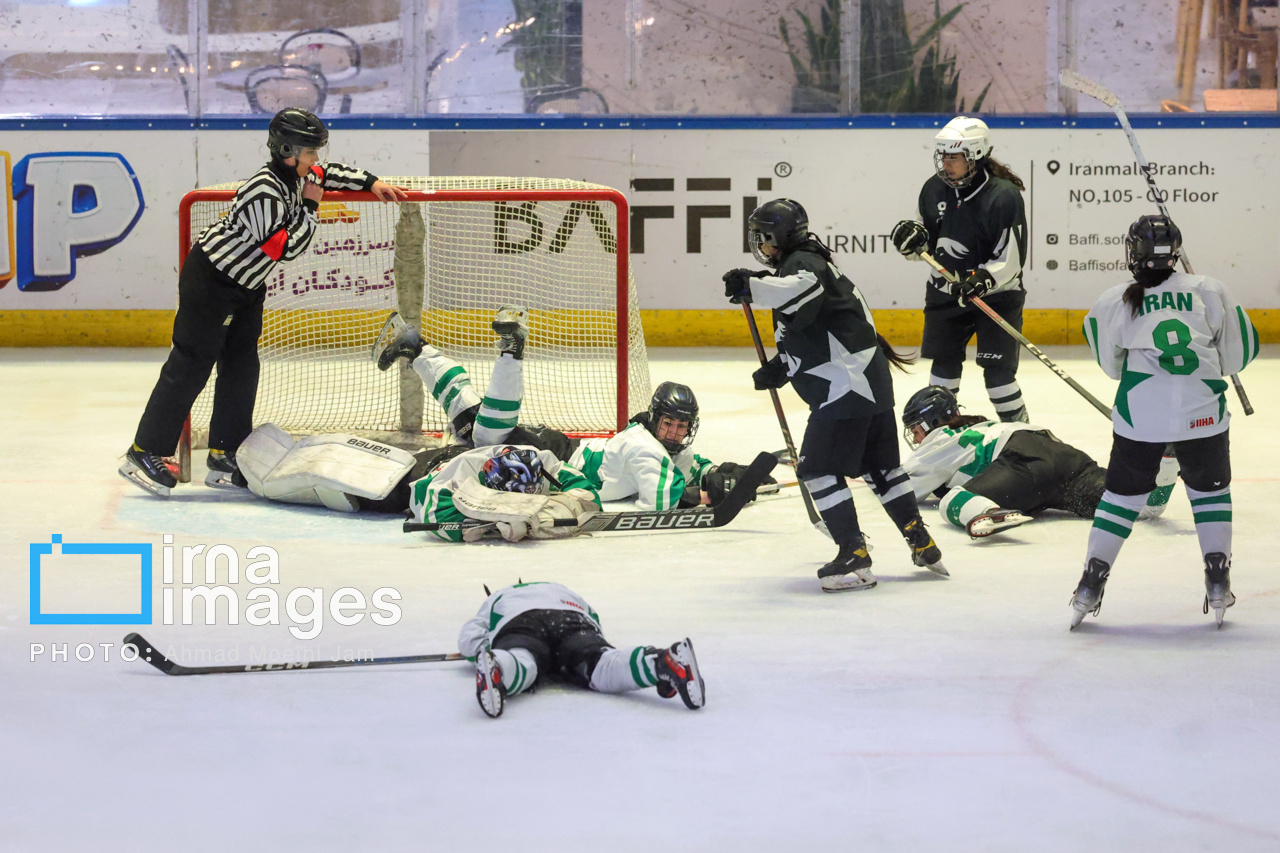 هاکی روی یخ دختران