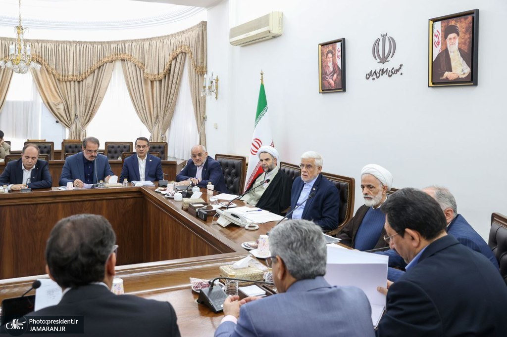 عارف: تأمین کالاهای اساسی و ذخایر راهبردی کشور در اولویت دولت است / تخصیص ارز بهموقع انجام شود 3