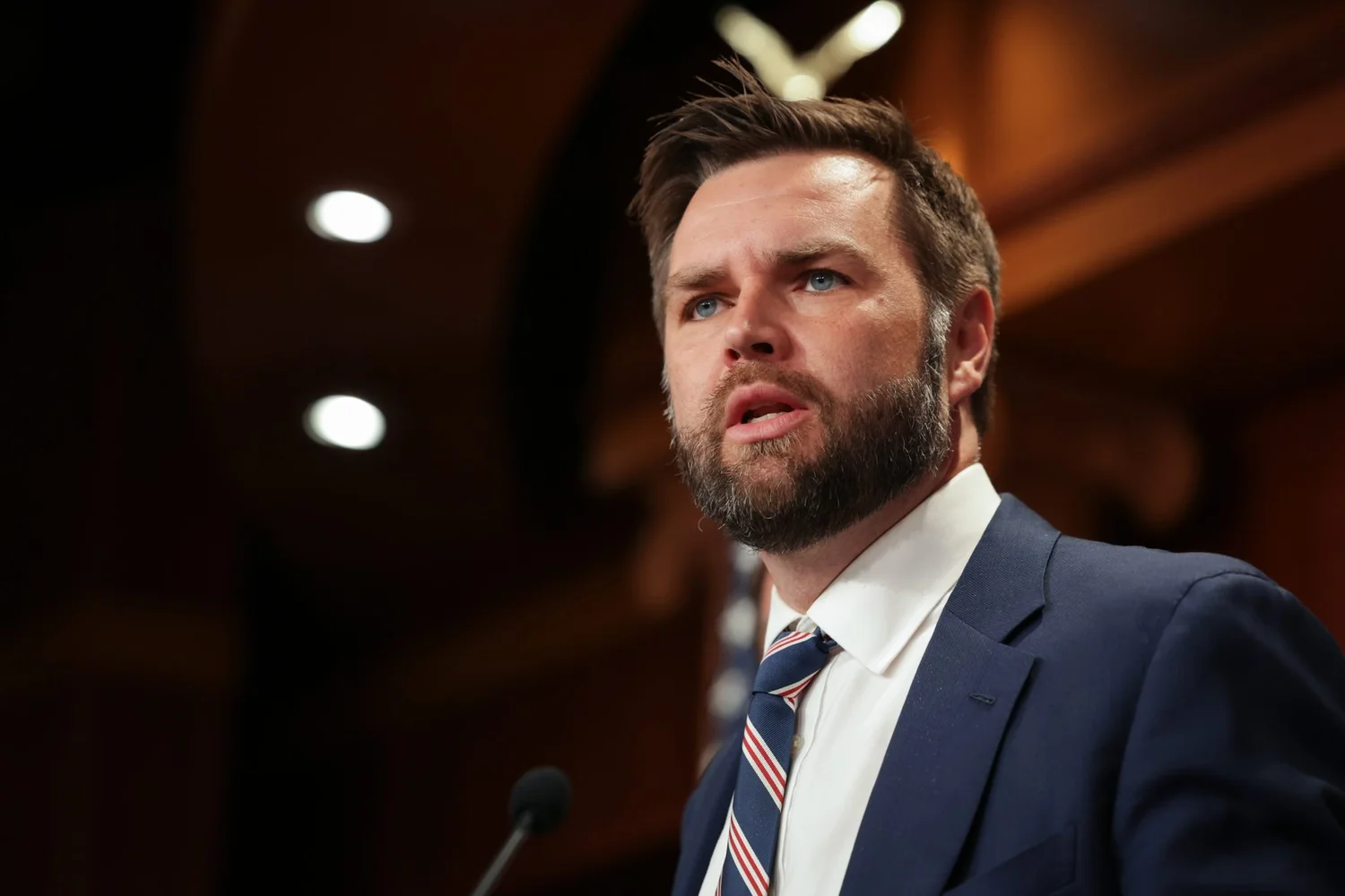 دو کاندیدایِ ترامپ در انتخابات آمریکا به روایت گاردین | رقص انتخاباتی این خودشیفته تمامی ندارد 4