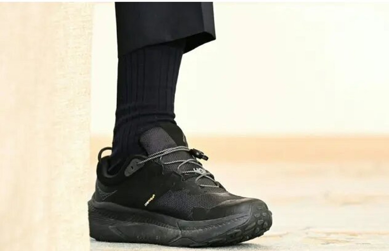 بایدن دیگر سکندری نمی‌خورد؟/ رونمایی از کفش‌های مرموز رئیس جمهور آمریکا + عکس 4