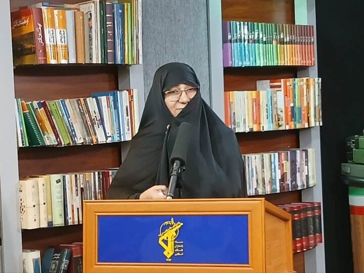 همسر شهید رشید: سردار وصیت کرده بودند در جایی دفن شوند که امکان ساخت بارگاه برایشان وجود نداشته باشد 2