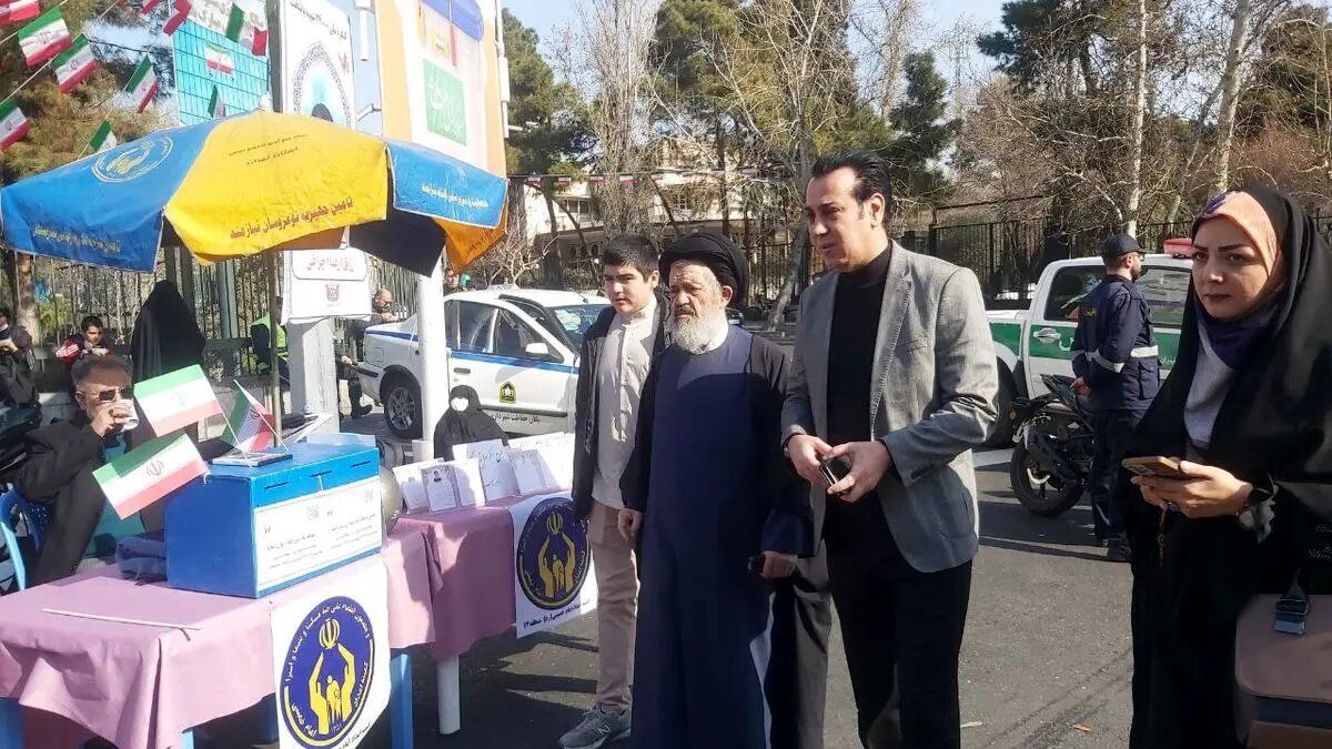 هادی خامنه‌ای به مراسم ۲۲ بهمن آمد/ علی مطهری و پورمحمدی هم بودند +عکس
