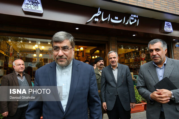 کتابگردی احمد مسجد جامعی