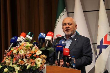 ظریف: تحریم‌ها مادر رانت است / مردم ایران یک تصویر نادرست از خود در دنیا دارند و حق‌شان است که این تصویر اصلاح شود