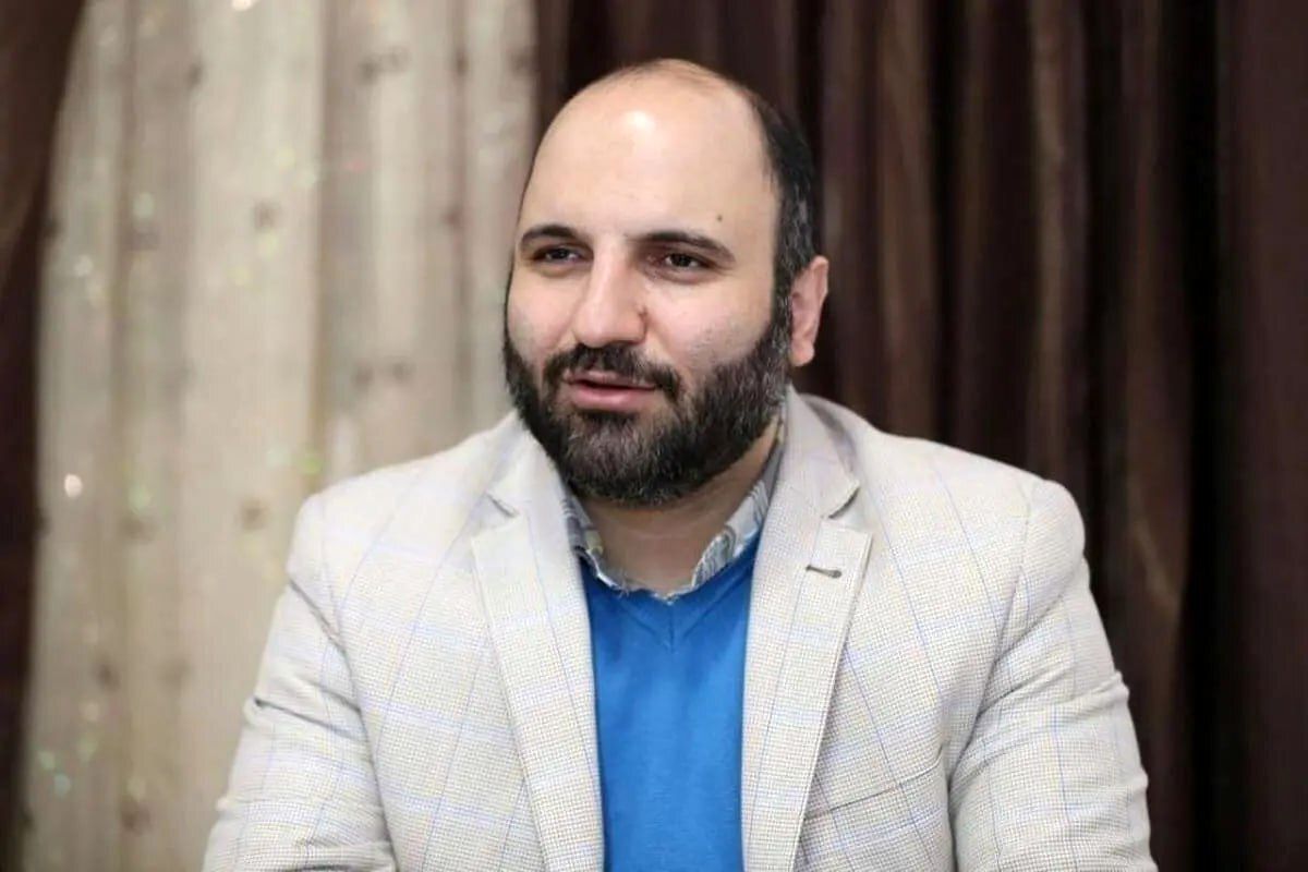 رضا عاشری بخاطر توهین به پزشکیان احضار شد