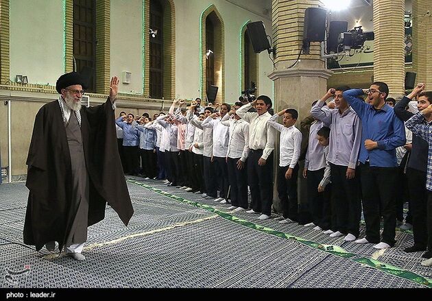 جشن تکلیف دانش آموزان در حضور رهبرمعظم انقلاب