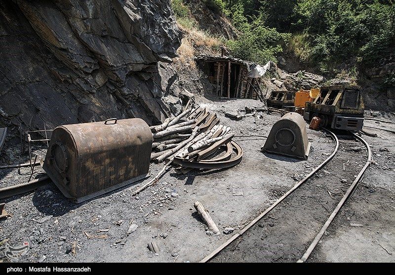 نخستین زن ایرانی که در معدن کار می‌کند +عکس