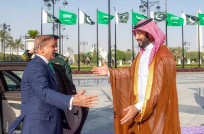 بازی خطرناک پاکستان بین ایران و عربستان | اسلام‌آباد بر روی یک طناب باریک دیپلماتیک ایستاده است