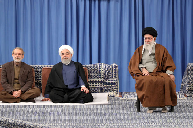 تصاویر دیدار مسئولان نظام، مهمانان کنفرانس وحدت و سفرای کشورهای اسلامی با رهبری