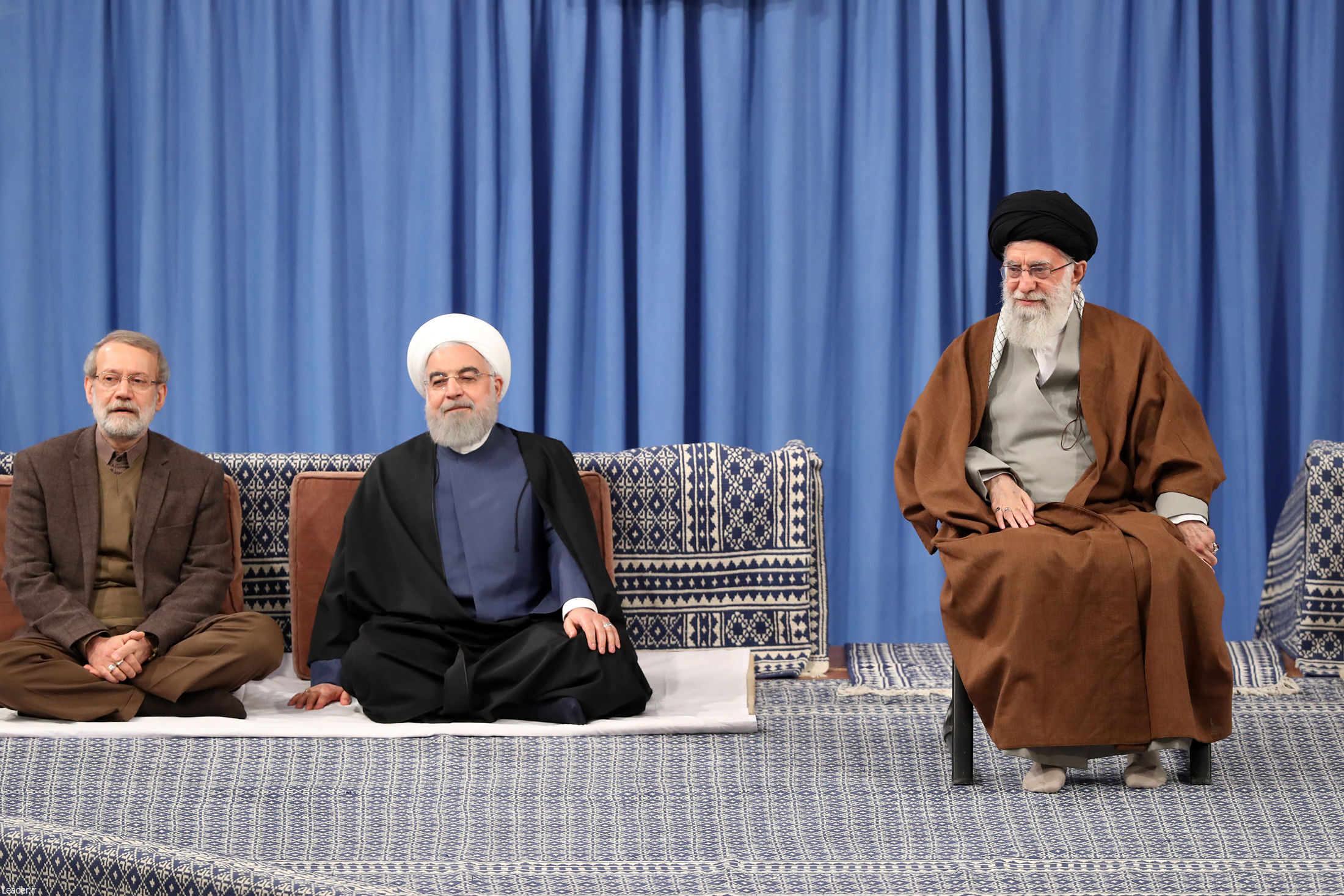 تصاویر دیدار مسئولان نظام، مهمانان کنفرانس وحدت و سفرای کشورهای اسلامی با رهبری