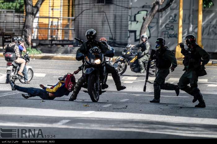ونزوئلا در مرز انفجار / 5 کشته در تظاهرات ضد دولتی