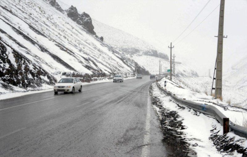 برف و باران جاده‌های استان تهران را فرا گرفت