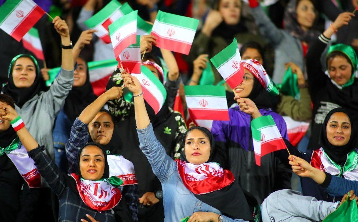 فیفا: زنان ایران «باید» از ماه آینده به ورزشگاه بروند