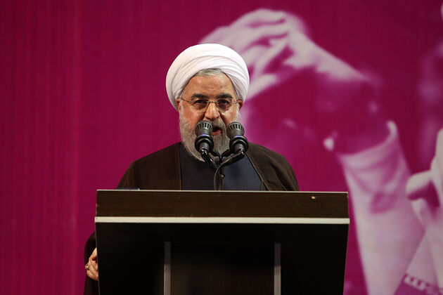تصاویر همایش حامیان روحانی در ورزشگاه شهید شیرودی