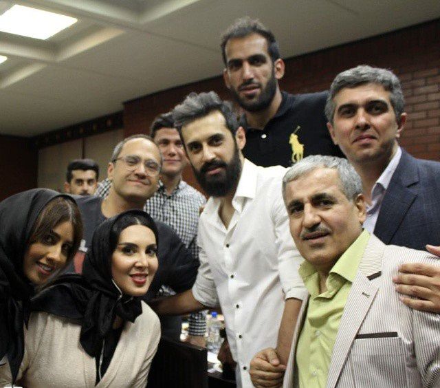 هنرپیشه معروف ایرانی آویزان «آسمان خراش» شد!+عکس