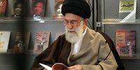 عکس | دست نوشته‌های مقام معظم رهبری بر آثار حوزه دفاع مقدس