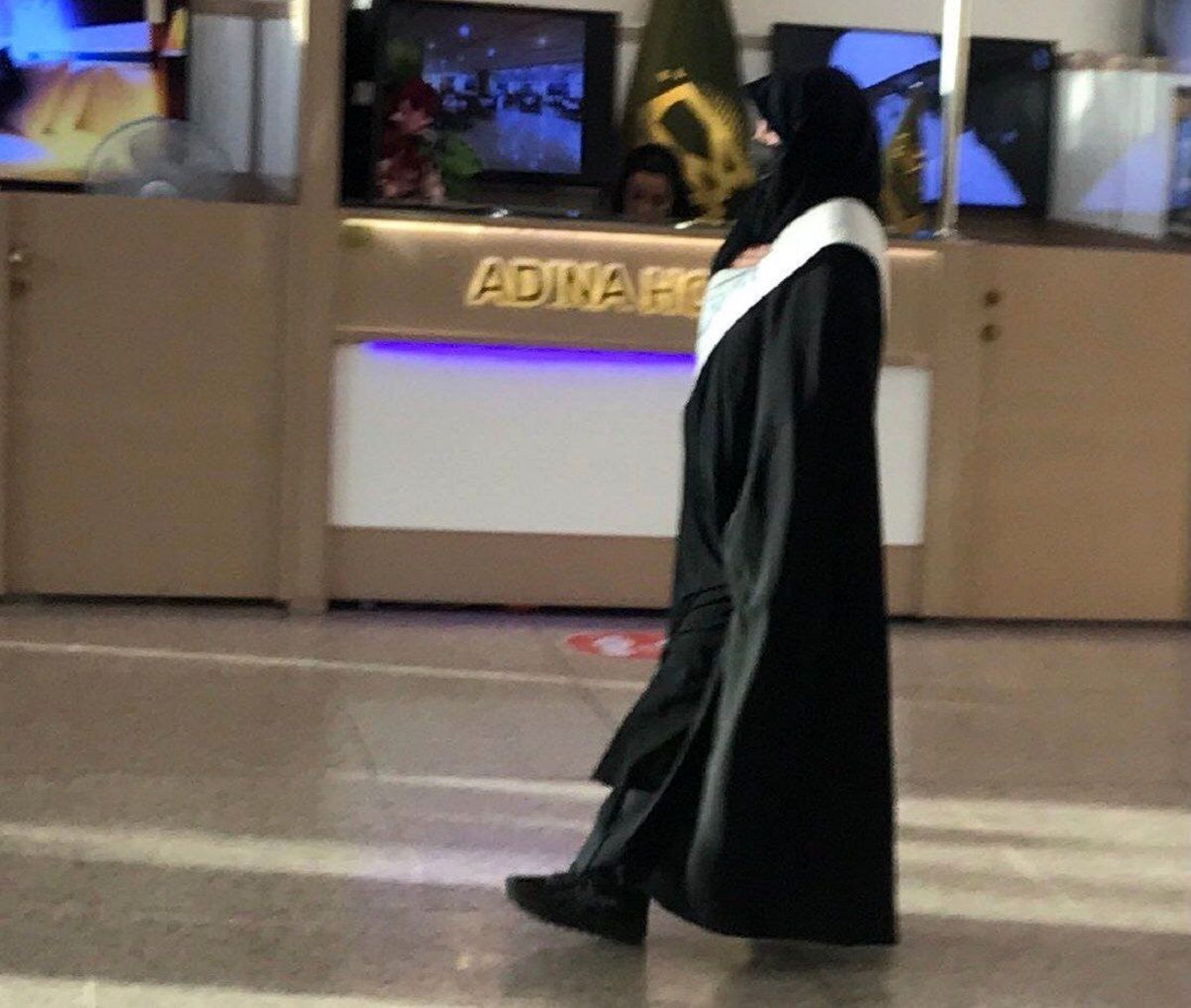 حضور حجاب‌بان در فرودگاه مشهد تایید شد/ مترو مشهد حجاب‌بان ندارد!