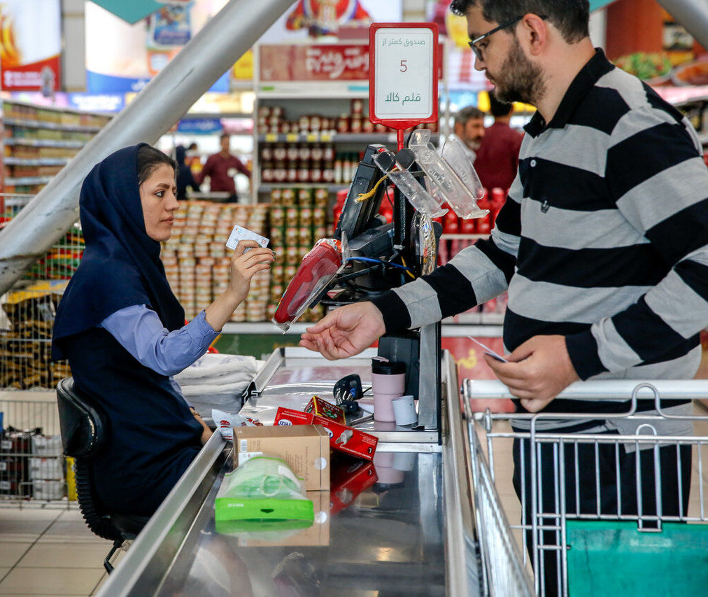 طرح تأمین کالاهای اساسی در آستانه تصویب مجلس/ چه کسانی مشمول دریافت می شوند؟