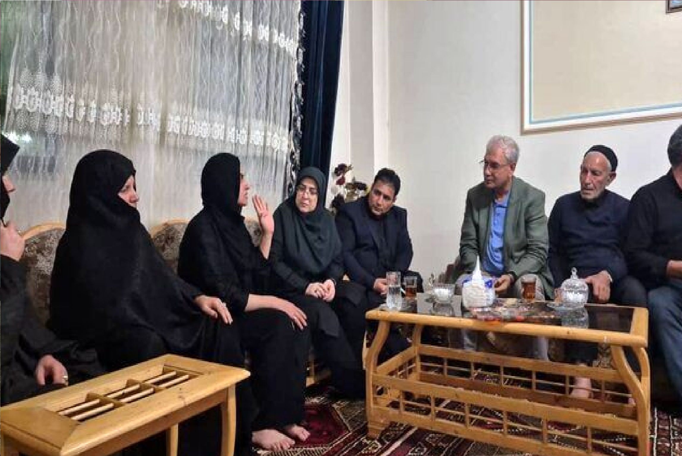  حضور نمایندگان دولت در منزل خانواده الهه حسین‌نژاد 