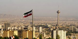 فرار سرمایه از بازار مسکن به بازار طلا، دلار و رمزارزها | خروج افغان ها از ایران، بازار را به تعادل می‌رساند؟