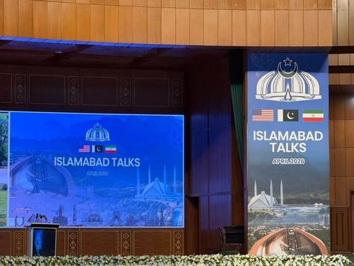 تسنیم: احتمال تمدید یک روزه مذاکرات ایران و آمریکا/ مذاکرات از کلیات عبور کرده و  وارد مباحث فنی شده است