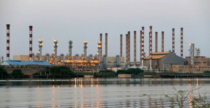واکنش احتمالی بازار نفت به لغو تحریم‌های ایران