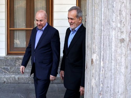 انتقاد روزنامه نزدیک به قالیباف از حامیان دولت: مطرح کردن ترمیم کابینه از سوی رئیس مجلس، تقابل او با پزشکیان نیست