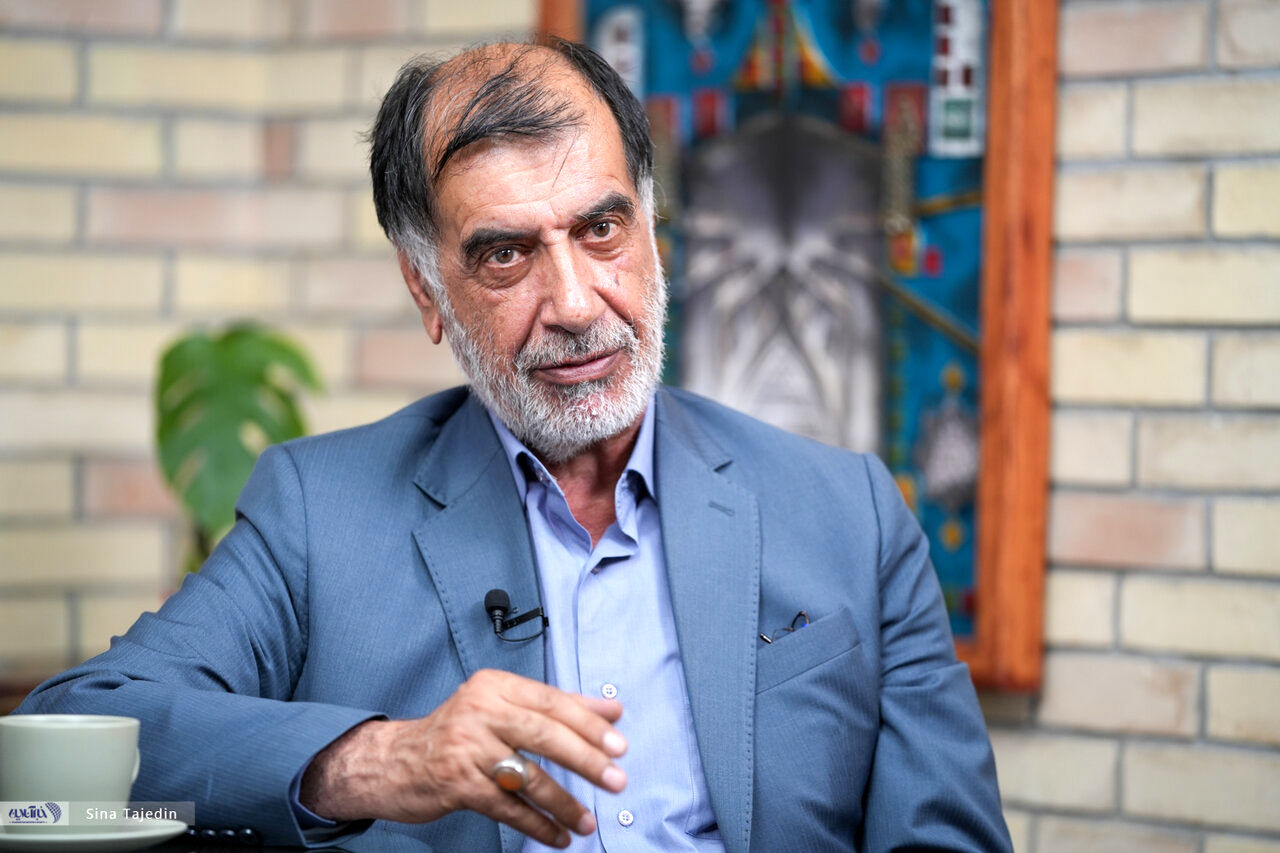 محمدرضا باهنر: عده‌ای در کشور می‌توانند بگویند که با تعطیل کردن برنامه هسته‌ای مخالفیم، اما نباید بگویند قالیباف دارد خیانت می‌کند/ من بازنشسته شده‌ام