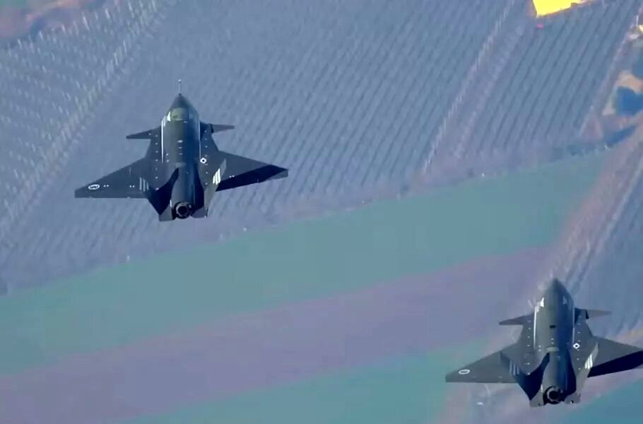 جنگنده‌هایی که خلبان ندارند / پرواز هماهنگ جت‌های بدون سرنشین ترکیه