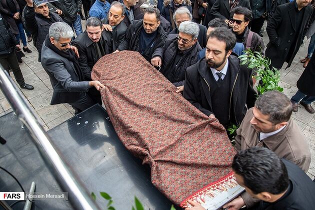 تصاویر هنرمندان در مراسم تشییع «تورج شعبانخانی»